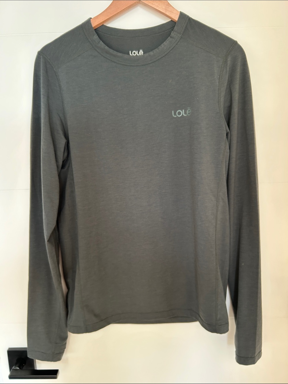 Lole Men’s Long Sleeve Crew Neck long sleeve shirt